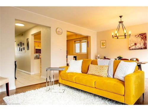 407 Rittenhouse Road, Kitchener, ON - Indoor Photo Showing Living Room