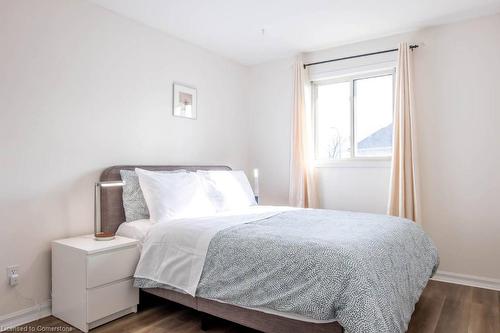 407 Rittenhouse Road, Kitchener, ON - Indoor Photo Showing Bedroom