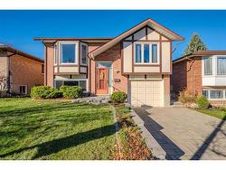 215 Dinison Crescent  Kitchener, ON N2E 2S6