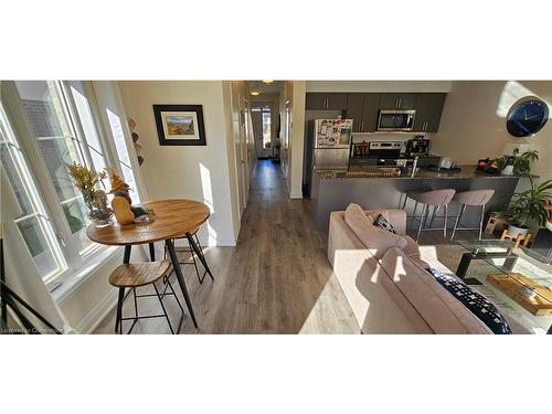 16 Steele Crescent, Guelph, ON - Indoor Photo Showing Dining Room