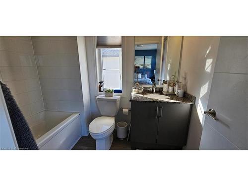 16 Steele Crescent, Guelph, ON - Indoor Photo Showing Bathroom