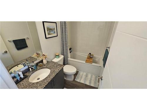 16 Steele Crescent, Guelph, ON - Indoor Photo Showing Bathroom