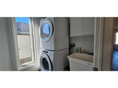 16 Steele Crescent, Guelph, ON - Indoor Photo Showing Laundry Room