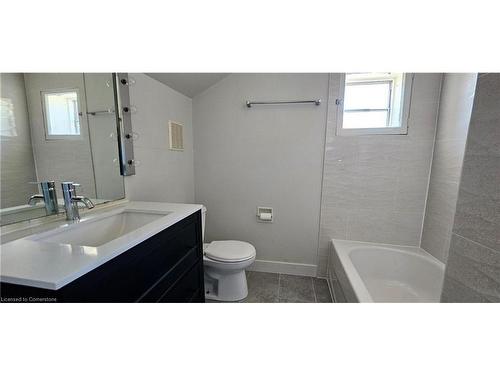 496 River Road, Cambridge, ON - Indoor Photo Showing Bathroom