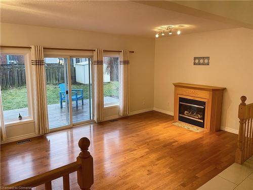 192 Pineland Court, Waterloo, ON - Indoor Photo Showing Living Room With Fireplace