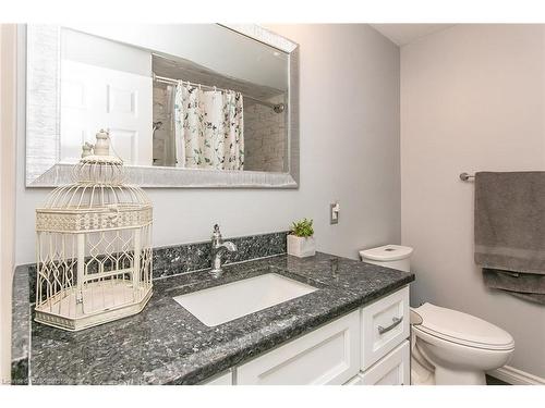 33-130 Kingswood Drive, Kitchener, ON - Indoor Photo Showing Bathroom