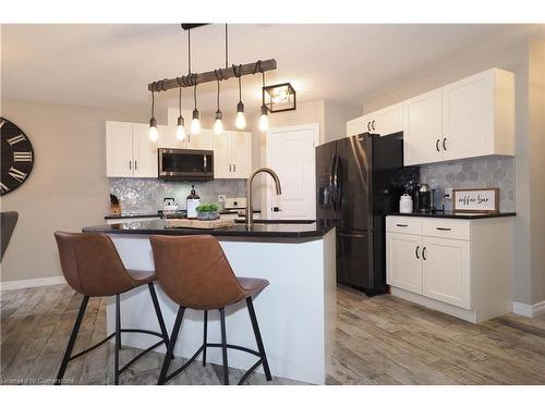 30 Isaac Street, Elmira, ON - Indoor Photo Showing Kitchen