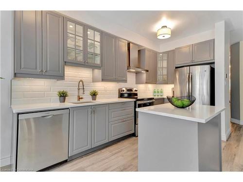 16-110 Highland Road E, Kitchener, ON - Indoor Photo Showing Kitchen With Upgraded Kitchen