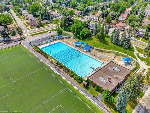 16-110 Highland Road E, Kitchener, ON - Outdoor With In Ground Pool