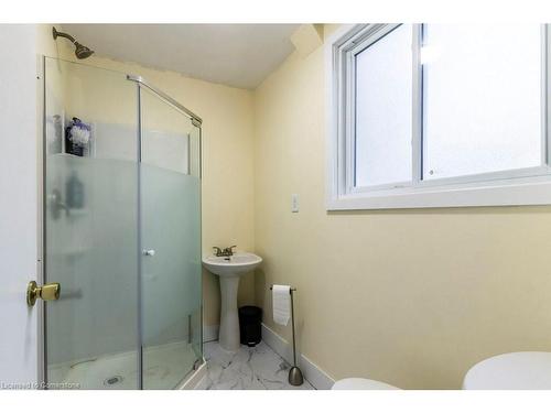 E-48 Windom Road, Kitchener, ON - Indoor Photo Showing Bathroom