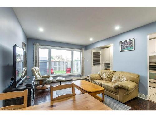 E-48 Windom Road, Kitchener, ON - Indoor Photo Showing Living Room