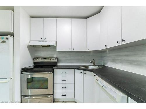 E-48 Windom Road, Kitchener, ON - Indoor Photo Showing Kitchen