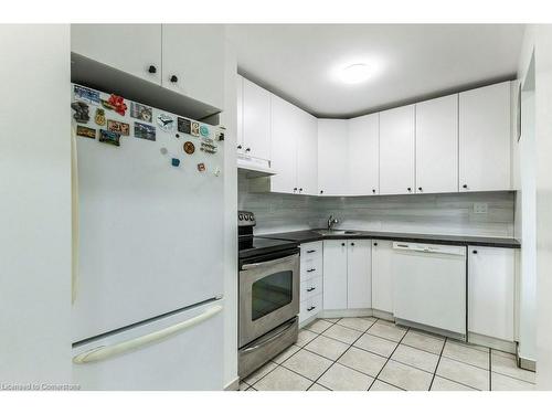 E-48 Windom Road, Kitchener, ON - Indoor Photo Showing Kitchen