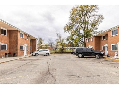 E-48 Windom Road, Kitchener, ON - Outdoor