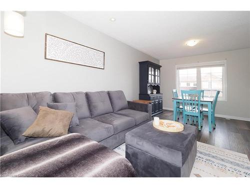 50-71 Garth Massey Drive, Cambridge, ON - Indoor Photo Showing Living Room