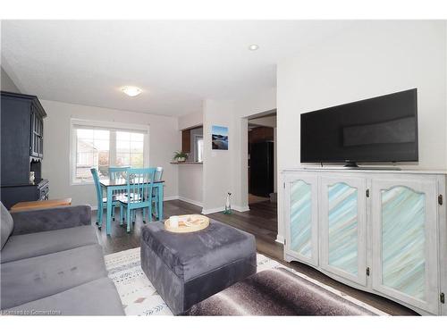 50-71 Garth Massey Drive, Cambridge, ON - Indoor Photo Showing Living Room