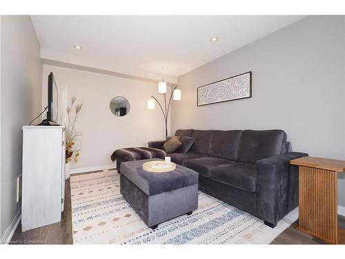 50-71 Garth Massey Drive, Cambridge, ON - Indoor Photo Showing Living Room