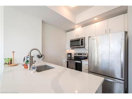 1509-108 Garment Street, Kitchener, ON - Indoor Photo Showing Kitchen