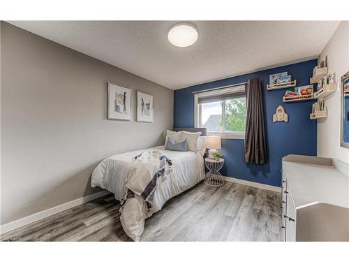 617 Royal Fern Street, Waterloo, ON - Indoor Photo Showing Bedroom