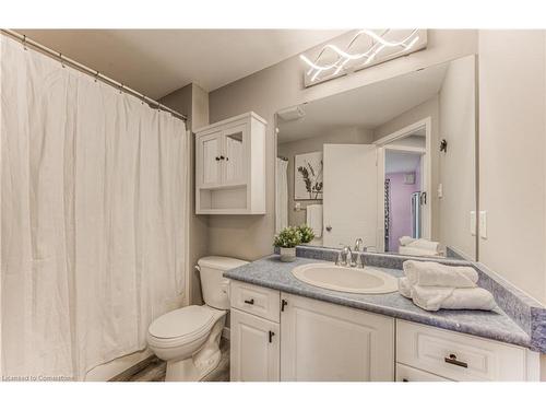 617 Royal Fern Street, Waterloo, ON - Indoor Photo Showing Bathroom