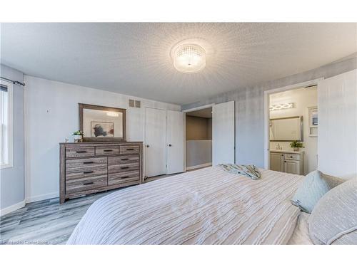 617 Royal Fern Street, Waterloo, ON - Indoor Photo Showing Bedroom