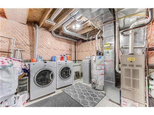 617 Royal Fern Street, Waterloo, ON - Indoor Photo Showing Laundry Room