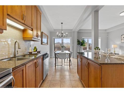 230 Greenwater Place, Kitchener, ON - Indoor Photo Showing Kitchen With Double Sink With Upgraded Kitchen