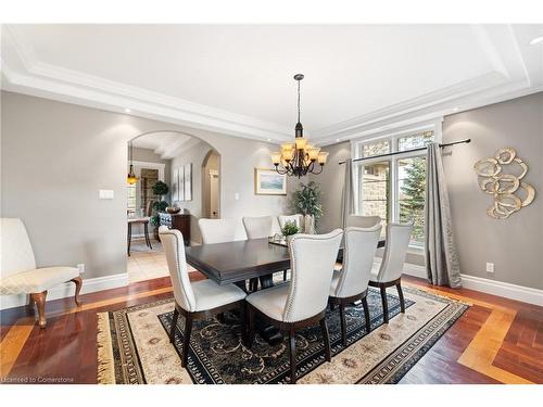 16 Seifert Court, Puslinch, ON - Indoor Photo Showing Dining Room