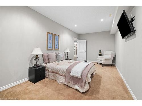 16 Seifert Court, Puslinch, ON - Indoor Photo Showing Bedroom