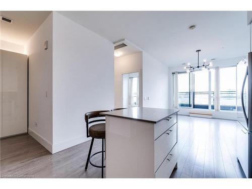 610-15 Prince Albert Boulevard, Kitchener, ON - Indoor Photo Showing Kitchen