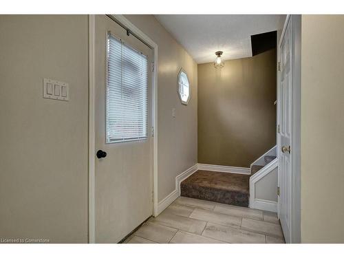 15 Ashwood Drive, Cambridge, ON - Indoor Photo Showing Other Room