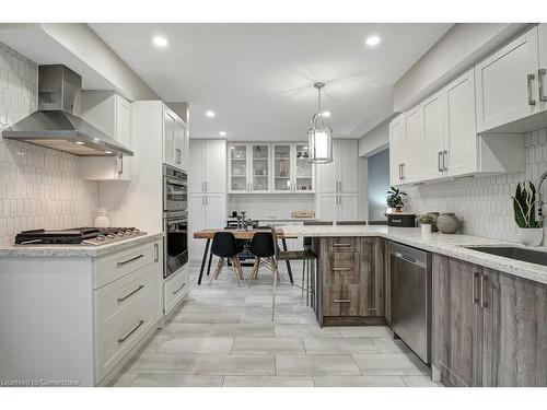 15 Ashwood Drive, Cambridge, ON - Indoor Photo Showing Kitchen With Upgraded Kitchen