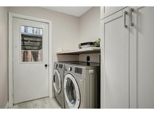 15 Ashwood Drive, Cambridge, ON - Indoor Photo Showing Laundry Room