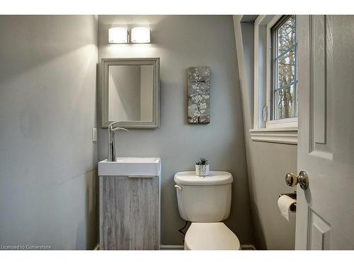 15 Ashwood Drive, Cambridge, ON - Indoor Photo Showing Bathroom