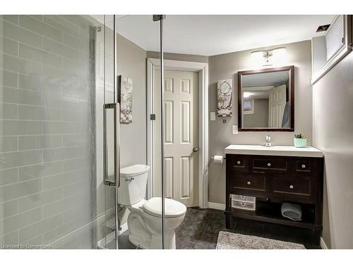 15 Ashwood Drive, Cambridge, ON - Indoor Photo Showing Bathroom