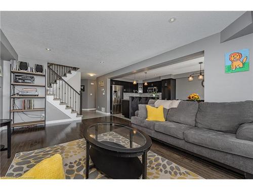 566 Forman Avenue, Stratford, ON - Indoor Photo Showing Living Room