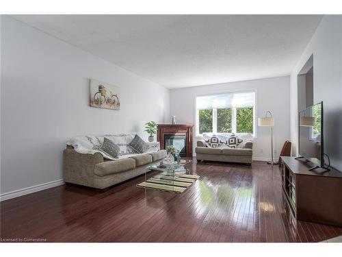 380 Red Osier Road, Waterloo, ON - Indoor Photo Showing Living Room