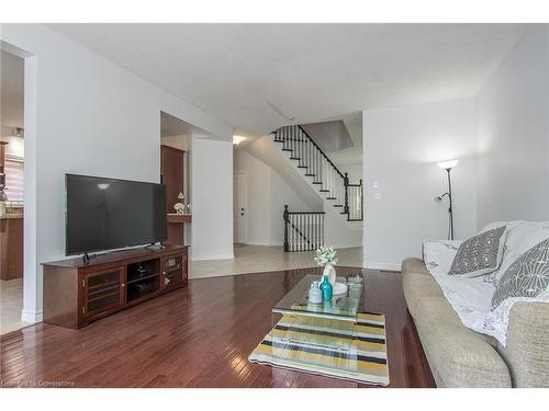 380 Red Osier Road, Waterloo, ON - Indoor Photo Showing Living Room