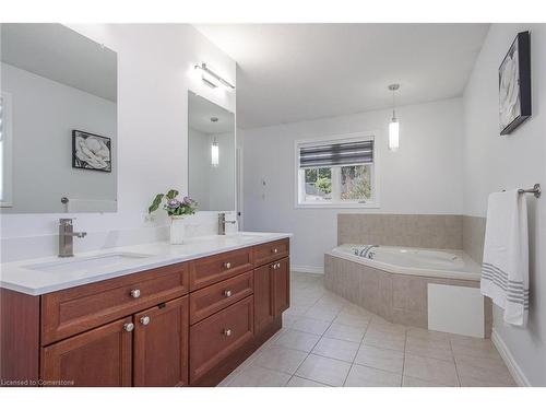 380 Red Osier Road, Waterloo, ON - Indoor Photo Showing Bathroom