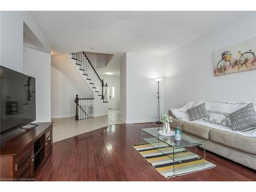 380 Red Osier Road, Waterloo, ON - Indoor Photo Showing Living Room