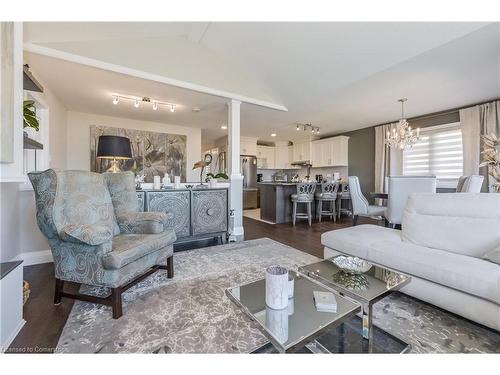 130 Bridge Crescent, Palmerston, ON - Indoor Photo Showing Living Room