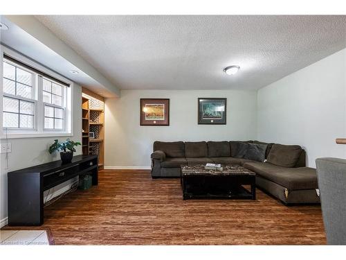 108-37 Four Winds Drive, Toronto, ON - Indoor Photo Showing Living Room