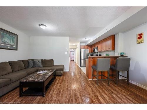 108-37 Four Winds Drive, Toronto, ON - Indoor Photo Showing Living Room