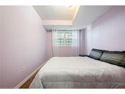 108-37 Four Winds Drive, Toronto, ON - Indoor Photo Showing Bedroom