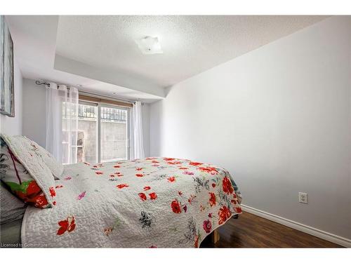 108-37 Four Winds Drive, Toronto, ON - Indoor Photo Showing Bedroom