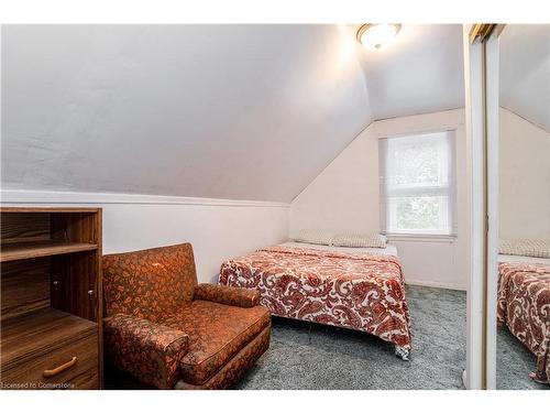 5685 Robinson Street, Niagara Falls, ON - Indoor Photo Showing Bedroom