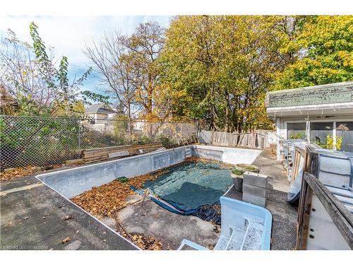 5685 Robinson Street, Niagara Falls, ON - Outdoor With In Ground Pool