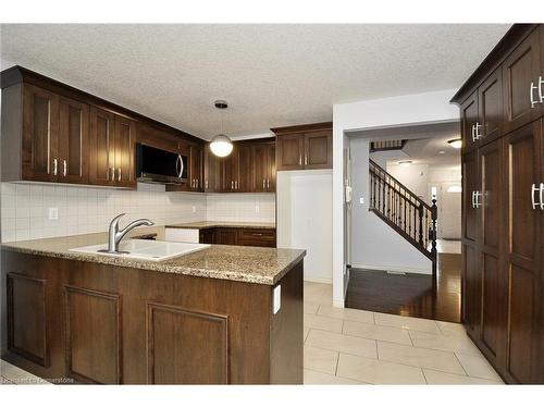 8 Lockwood Street, Cambridge, ON - Indoor Photo Showing Kitchen