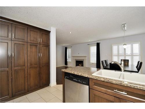 8 Lockwood Street, Cambridge, ON - Indoor Photo Showing Kitchen