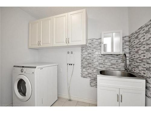 8 Lockwood Street, Cambridge, ON - Indoor Photo Showing Laundry Room